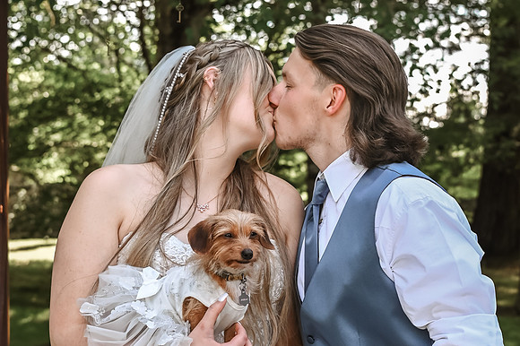 brideandgroomwithfamilyandbridalparty-42