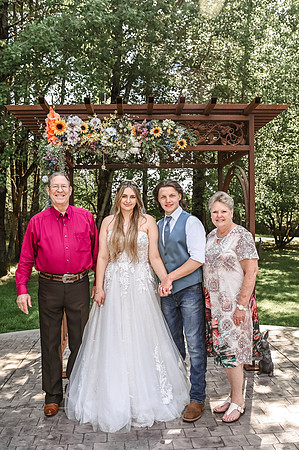 brideandgroomwithfamilyandbridalparty-31