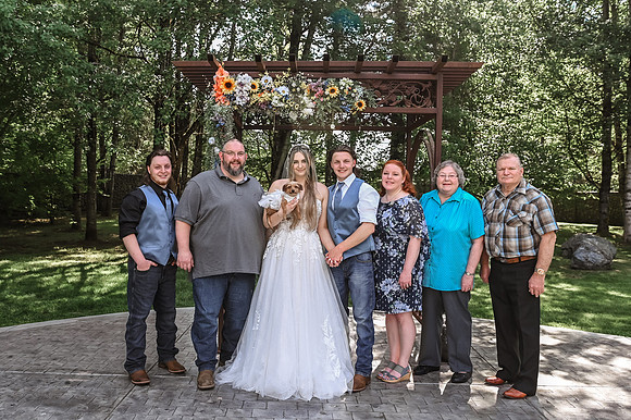 brideandgroomwithfamilyandbridalparty-7