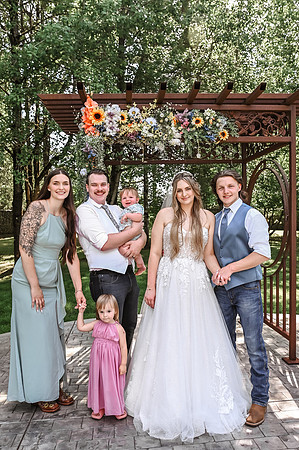 brideandgroomwithfamilyandbridalparty-29