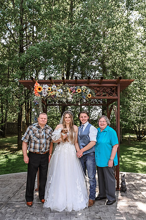 brideandgroomwithfamilyandbridalparty-8