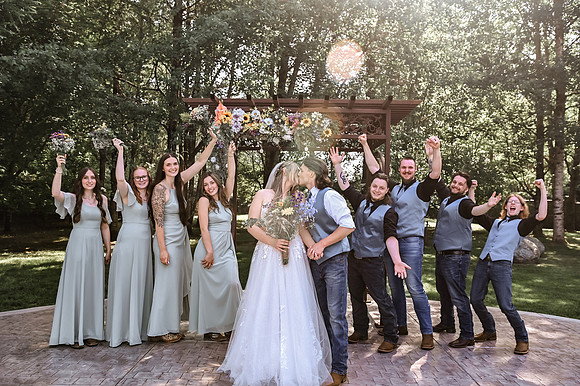 brideandgroomwithfamilyandbridalparty-56