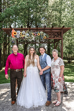 brideandgroomwithfamilyandbridalparty-33