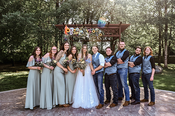 brideandgroomwithfamilyandbridalparty-49