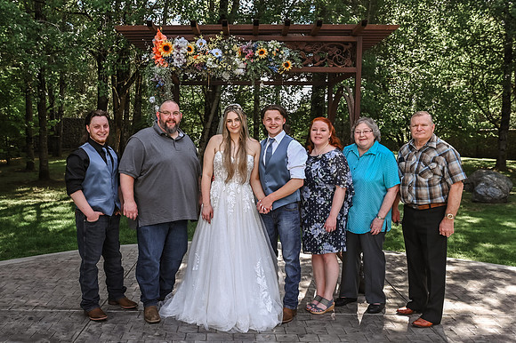brideandgroomwithfamilyandbridalparty-6