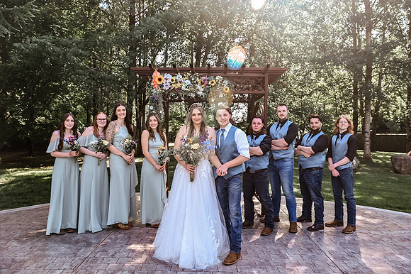 brideandgroomwithfamilyandbridalparty-51