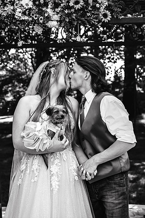 brideandgroomwithfamilyandbridalparty-43