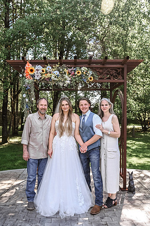 brideandgroomwithfamilyandbridalparty-34