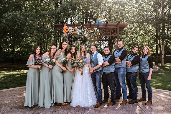 brideandgroomwithfamilyandbridalparty-50