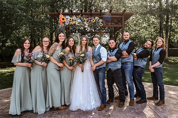 brideandgroomwithfamilyandbridalparty-47